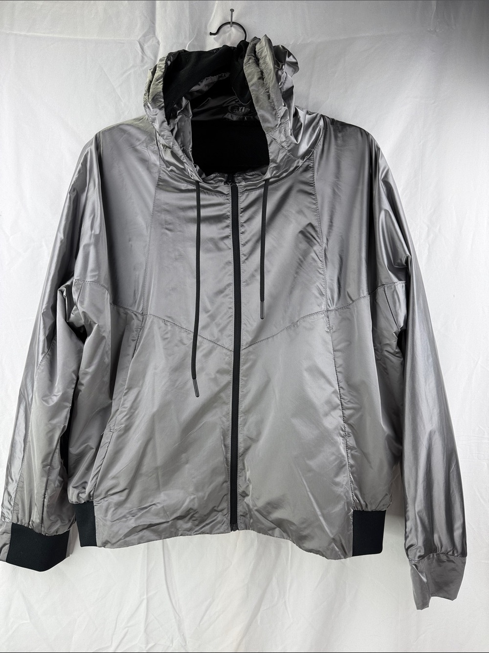 ZYIA Active Women’s Size Large Silver Metallic Gray Hooded Windbreaker Jacket
